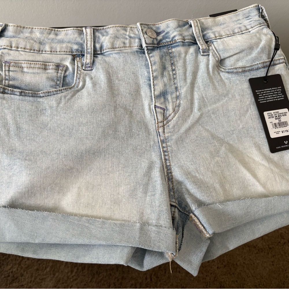 True Religion Jennie Mid Rise Short Big T Women’s Size 31 NWT $159.00
